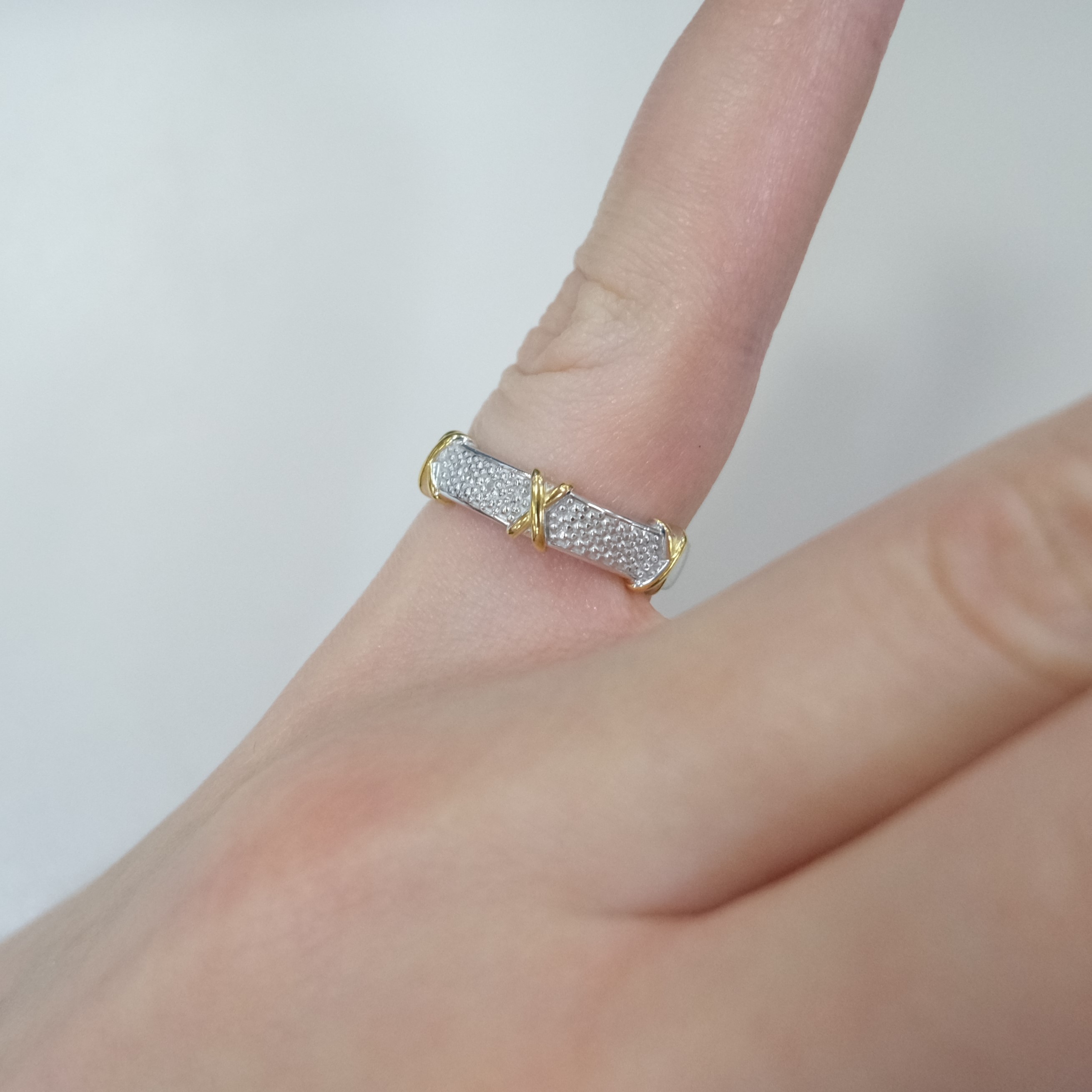 Серебряное кольцо с бриллиантами